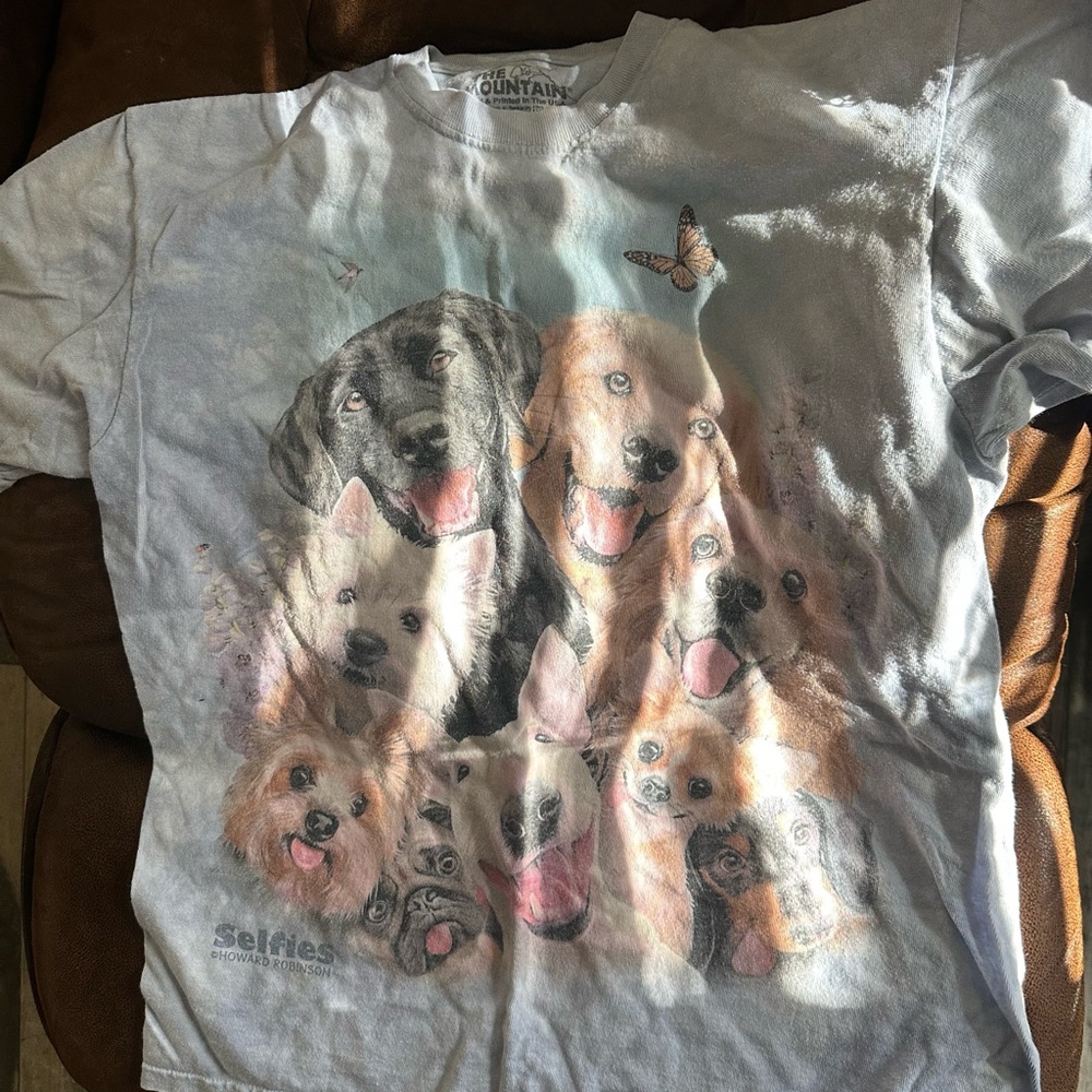 The Mountain Dog Selfies T-Shirt - Black and White